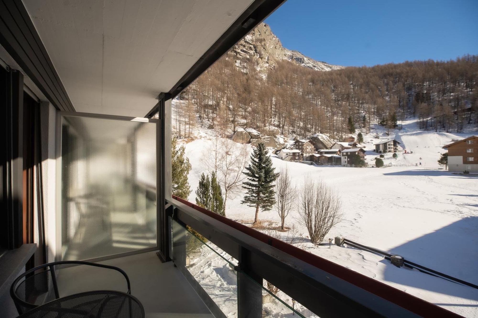 Hotel Alpenhof Saas-Almagell Exterior photo