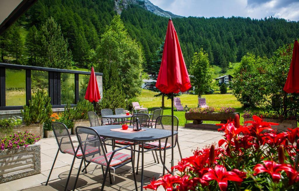 Hotel Alpenhof Saas-Almagell Exterior photo